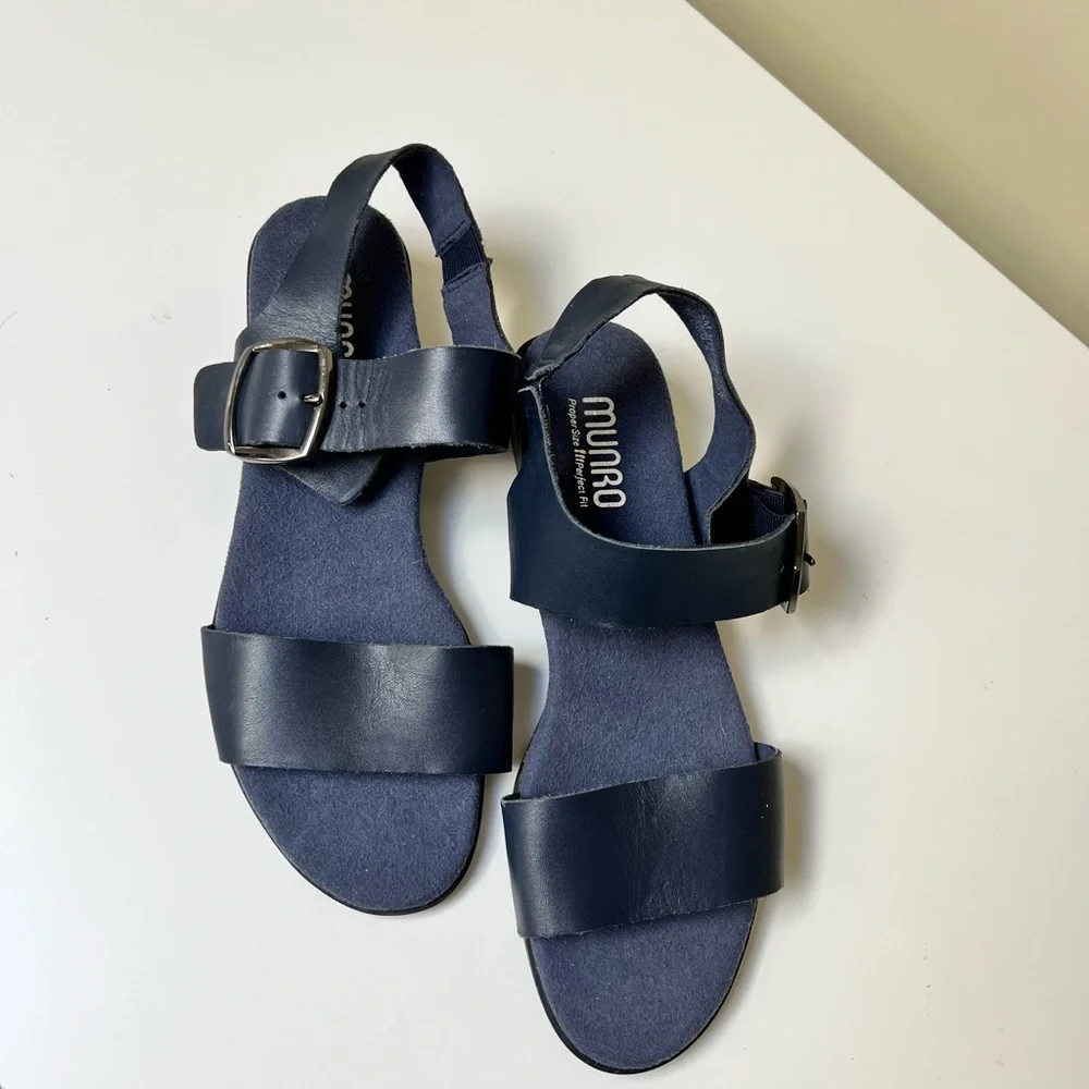 Munro Perfect Fit Cleo Navy‎ Blue Sandals with Buckle Ankle Strap